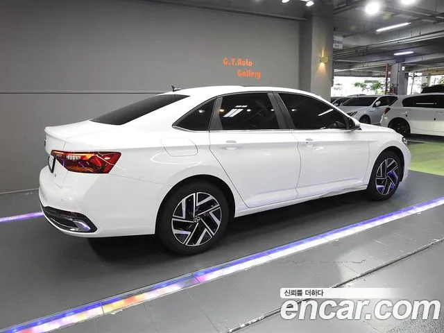 Volkswagen Jetta — Фото автомобиля 3