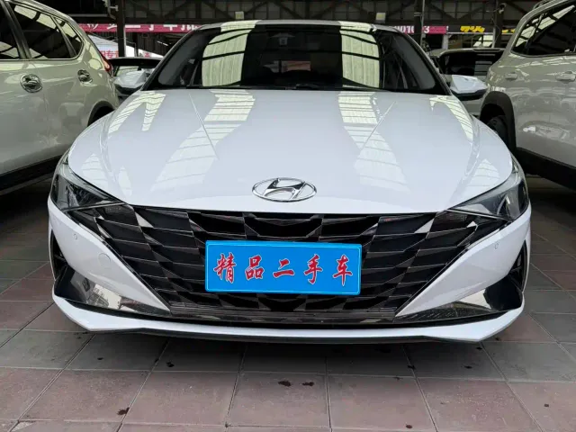 Hyundai Elantra — Фото автомобиля 2