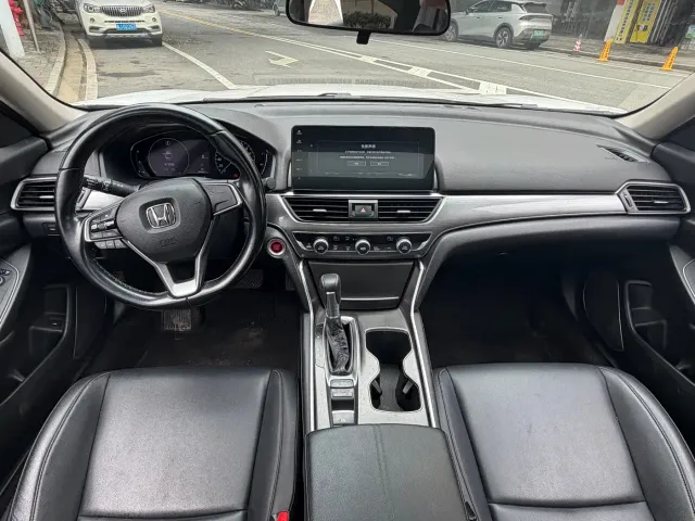 Honda Accord — Фото автомобиля 8