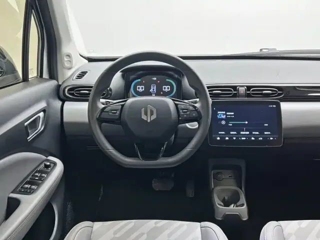 Leapmotor T03 — Фото автомобиля 18