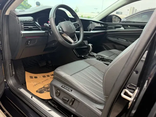 Volkswagen Passat — Фото автомобиля 4