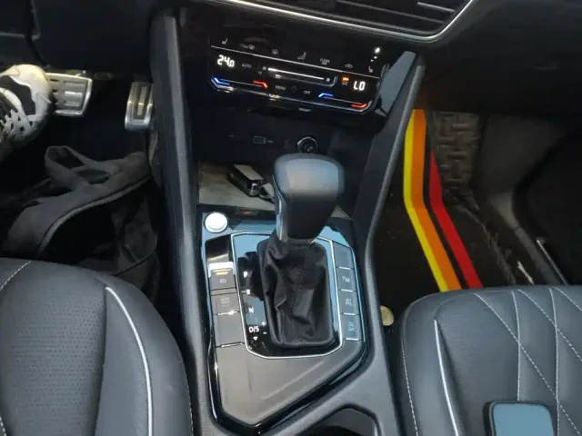 Volkswagen Tiguan L — Фото автомобиля 16