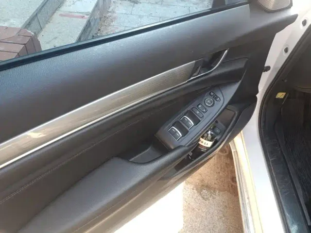 Honda Accord — Фото автомобиля 7