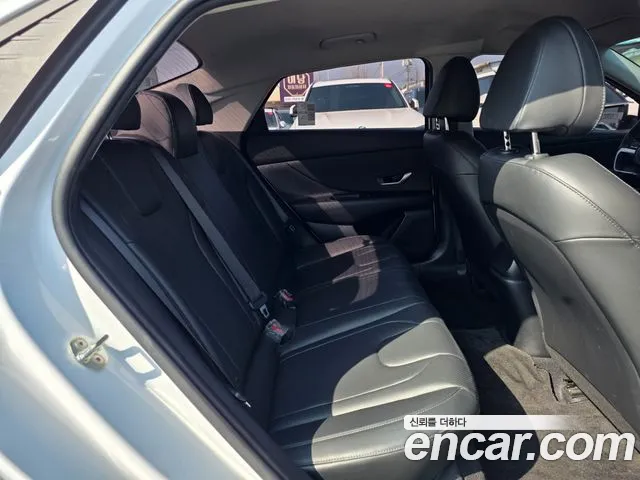 Hyundai AVANTE Avante (CN7) — Фото автомобиля 13