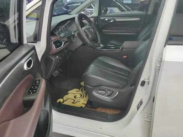 GAC Trumpchi M6 — Фото автомобиля 9