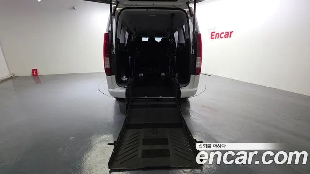 Hyundai Staria Staria L3.5 Инвалидная коляска Подъёмник/Slope — Фото автомобиля 19