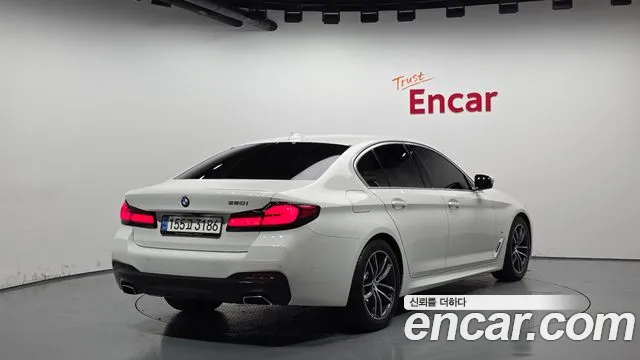 Фотография автомобиля — BMW 5-Series