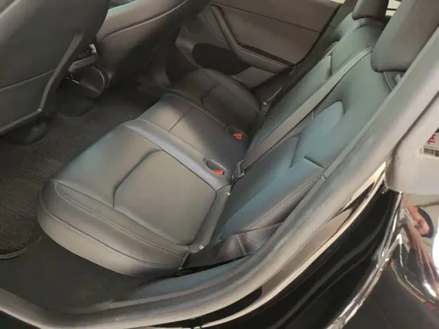 Tesla Model Y — Фото автомобиля 16