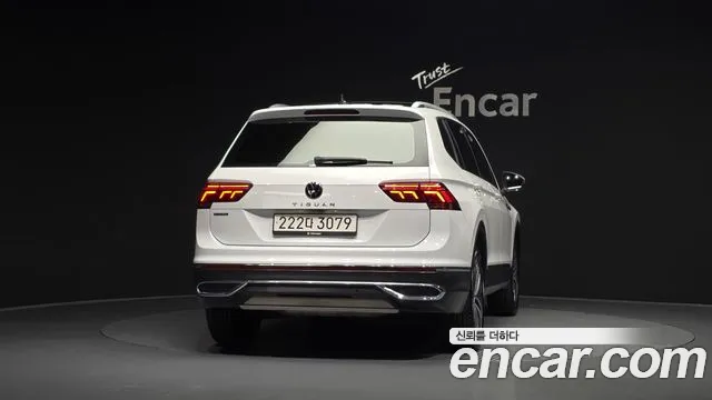 Volkswagen Tiguan — Фото автомобиля 4