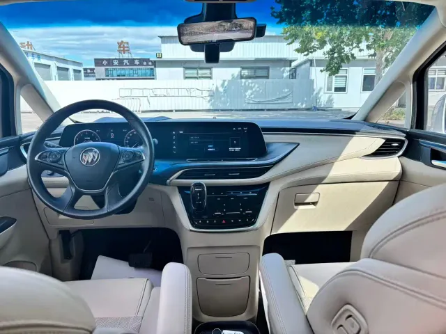 Buick GL8 — Фото автомобиля 5