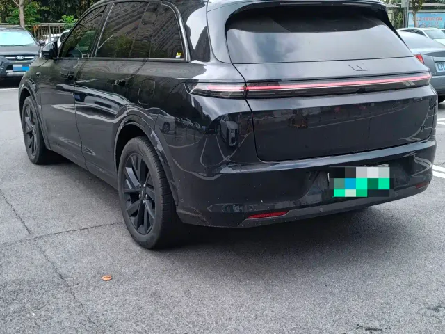 Li Auto L7 — Фото автомобиля 4