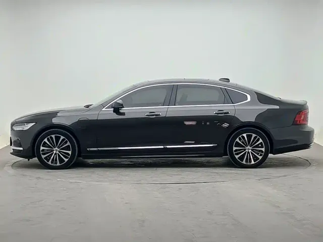Volvo S90 — Фото автомобиля 5