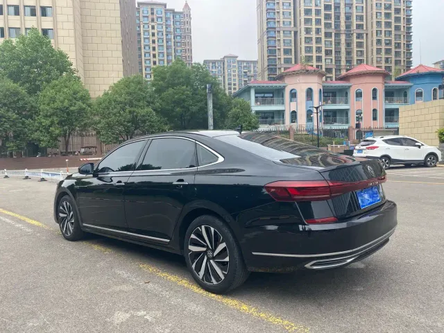 Volkswagen Passat — Фото автомобиля 4