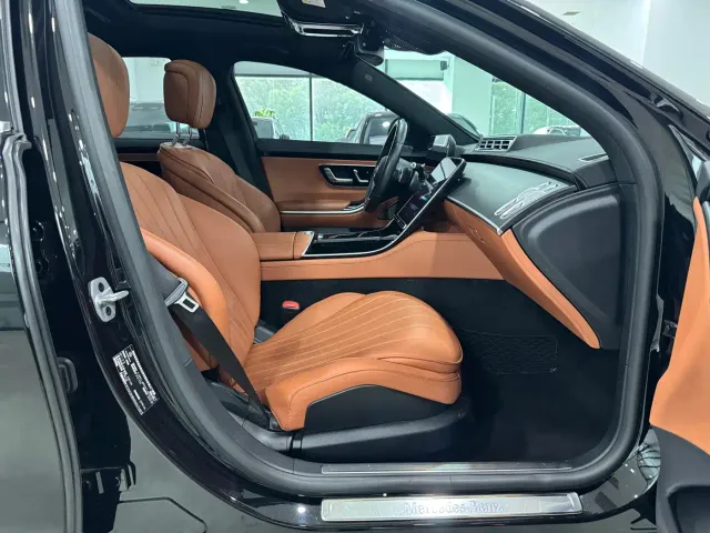 Mercedes-Benz S-Class — Фото автомобиля 14