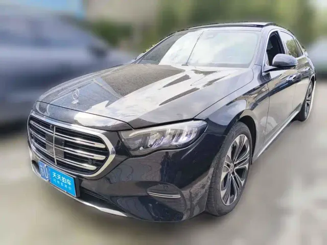 Фотография автомобиля — Mercedes-Benz E-Class