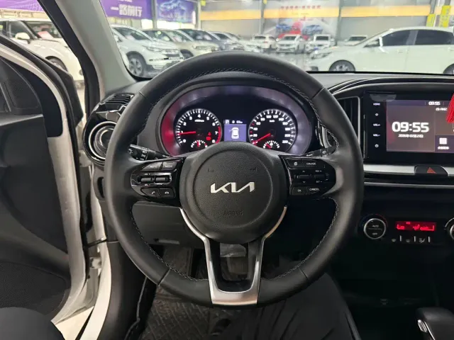 Kia KX1 — Фото автомобиля 4