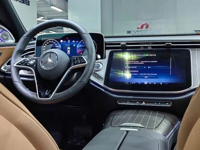 Mercedes-Benz E-Class — Фото автомобиля 15