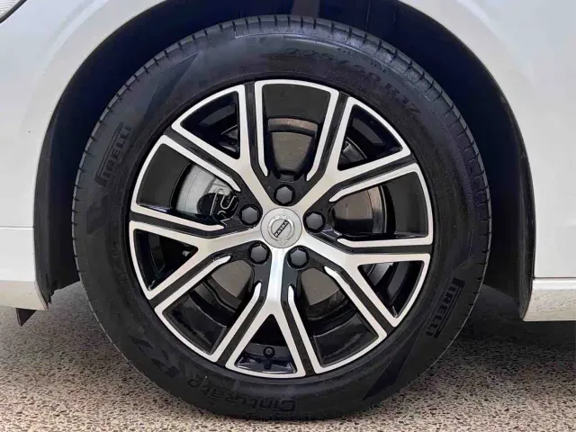 Volvo S60 — Фото автомобиля 6