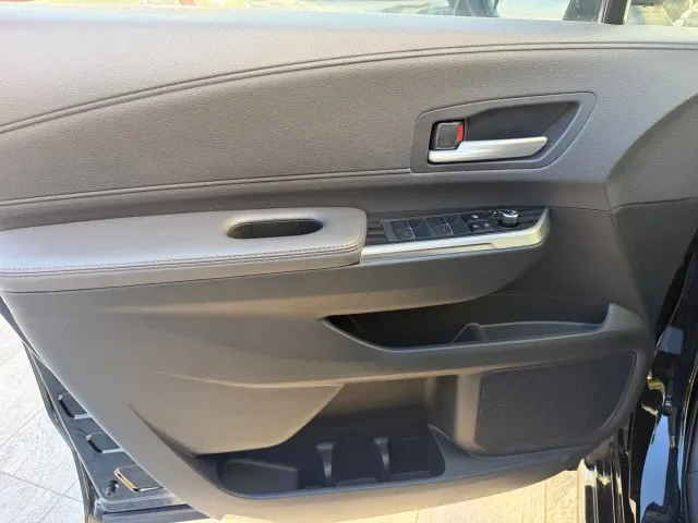 Toyota Sienna — Фото автомобиля 9