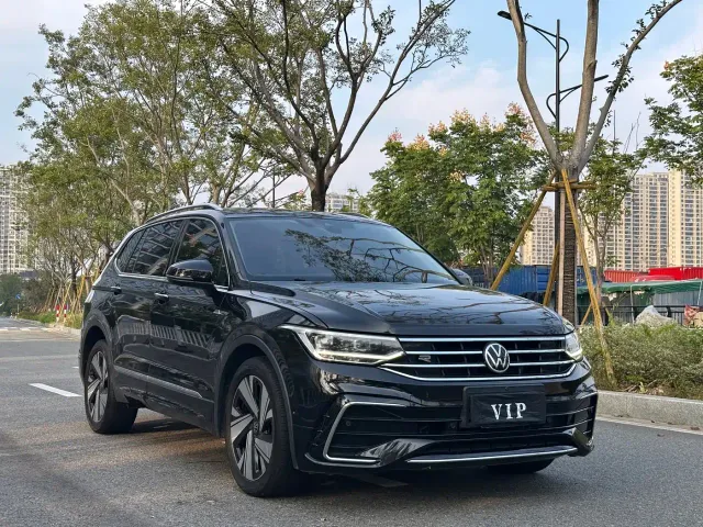 Volkswagen Tiguan L — Фото автомобиля 3