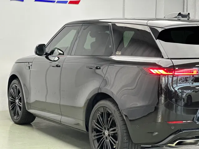 Land Rover Range Rover Sport — Фото автомобиля 13