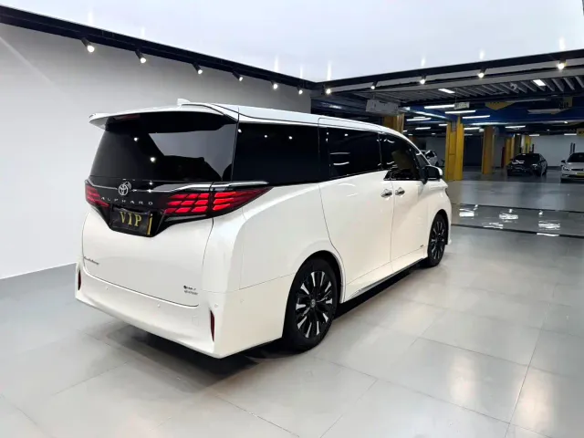 Toyota Alphard — Фото автомобиля 14
