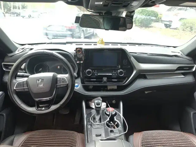 Toyota Crown Kluger — Фото автомобиля 12