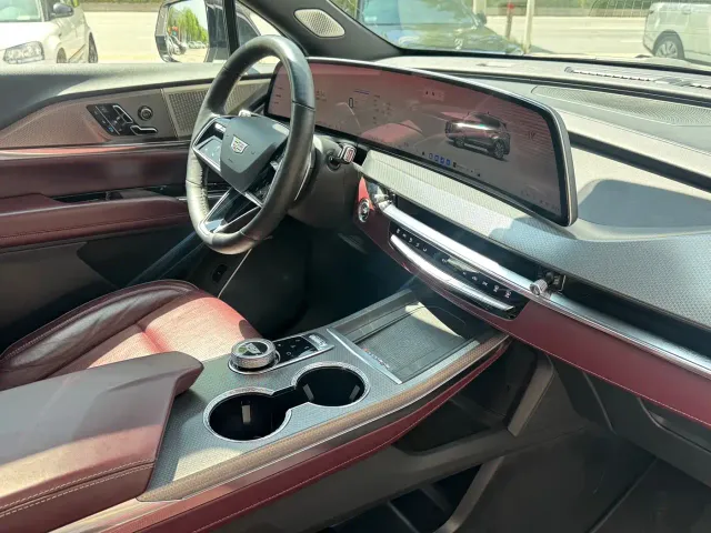 Cadillac XT5 — Фото автомобиля 21