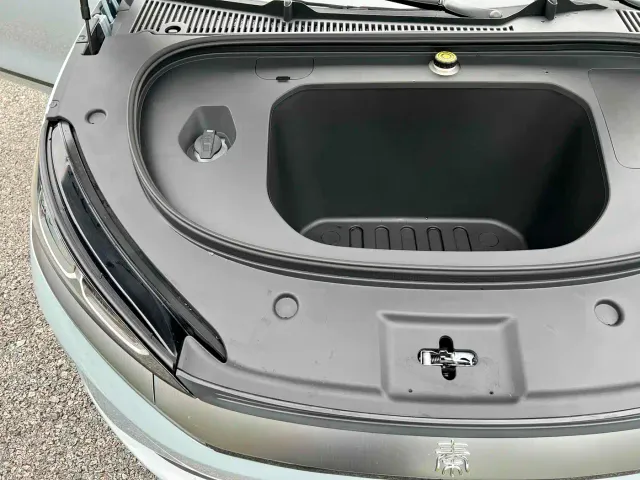BYD Qin L — Фото автомобиля 17
