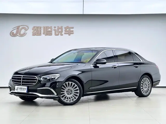Фотография автомобиля — Mercedes-Benz E-Class