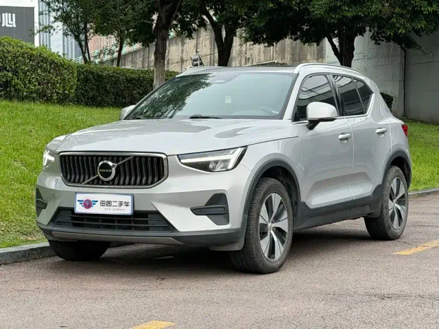 Фотография автомобиля — Volvo XC40