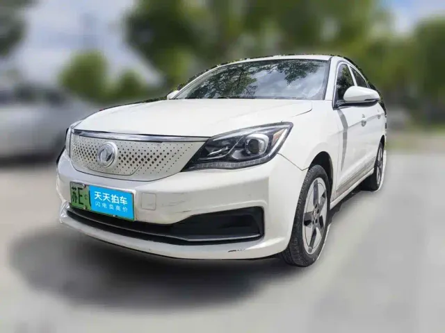 Фотография автомобиля — Dongfeng Fengshen E70