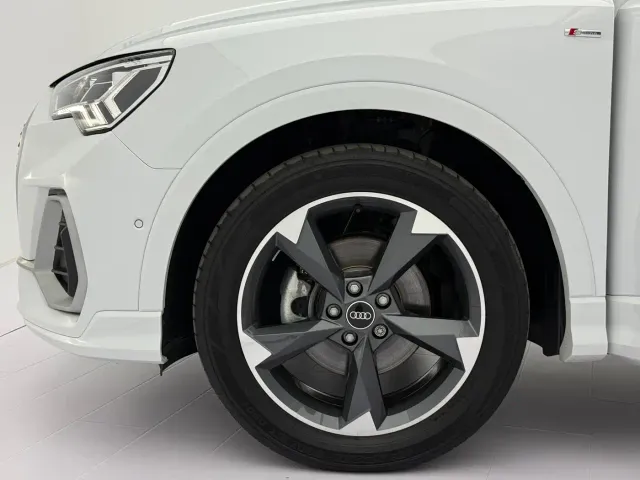 Audi Q3 — Фото автомобиля 22