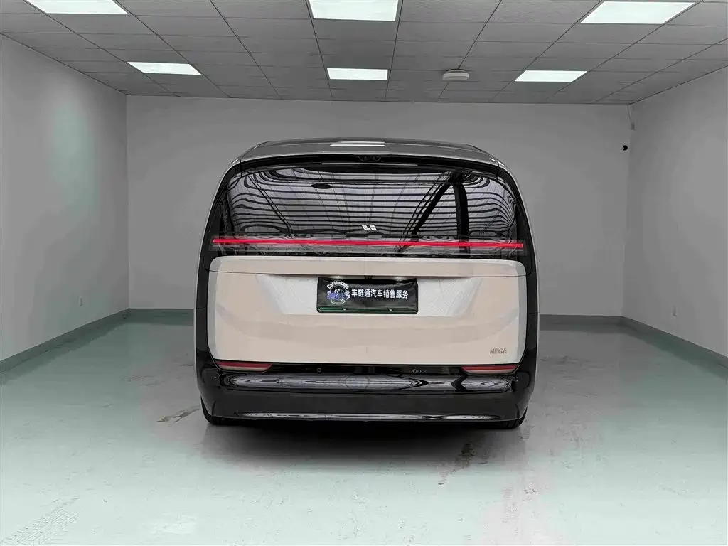 Li Auto Li Auto MEGA 2024 Ultra — Фото автомобиля 19