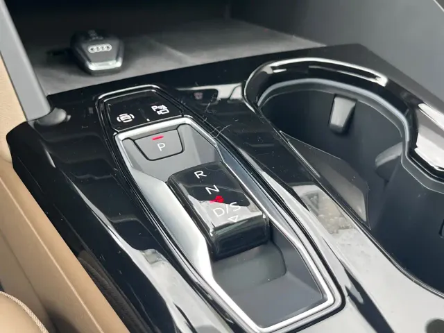 Audi Q5L — Фото автомобиля 11