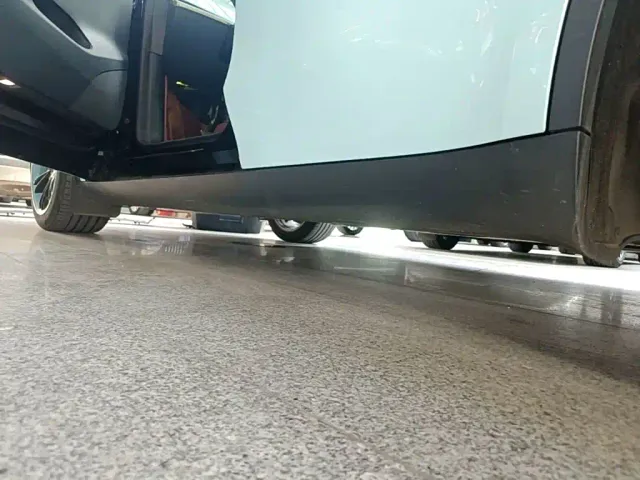 Tesla Model Y — Фото автомобиля 21