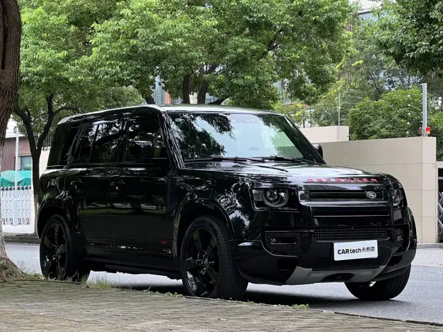 Land Rover Defender — Фото автомобиля 2