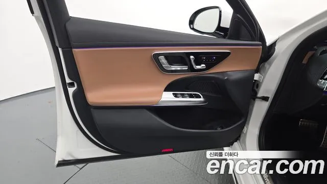 Mercedes-Benz E-Class — Фото автомобиля 22