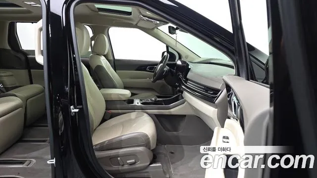 Kia Carnival Generation 4 — Фото автомобиля 11