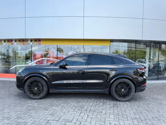 Porsche Cayenne — Фото автомобиля 13