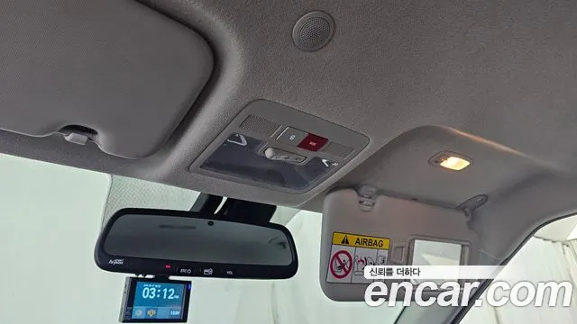 Hyundai Venue — Фото автомобиля 17