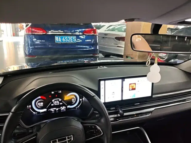 Geely Emgrand — Фото автомобиля 9