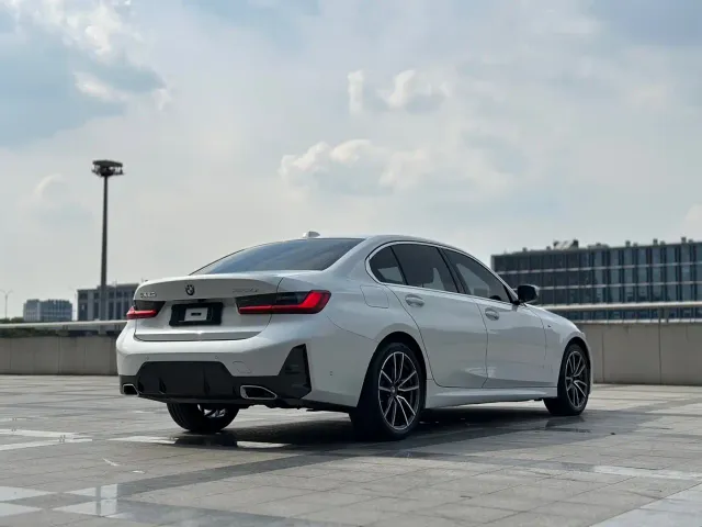 BMW 3 Series — Фото автомобиля 19