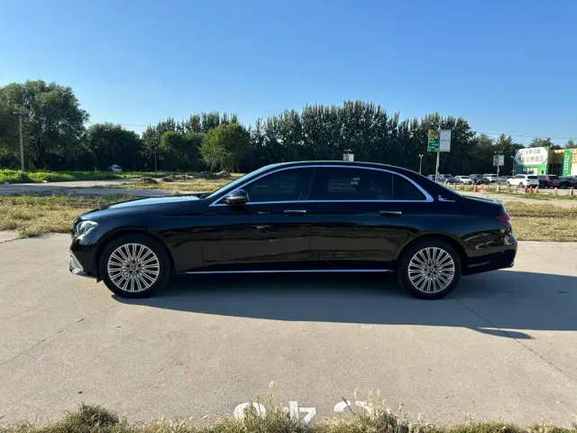 Mercedes-Benz E-Class — Фото автомобиля 7