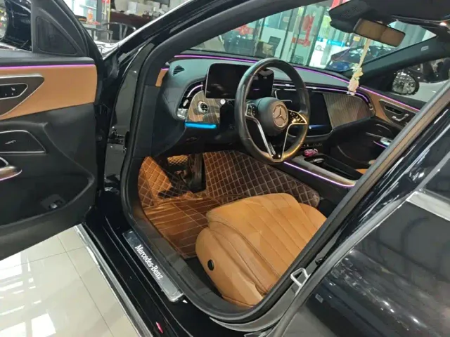 Mercedes-Benz E-Class — Фото автомобиля 15
