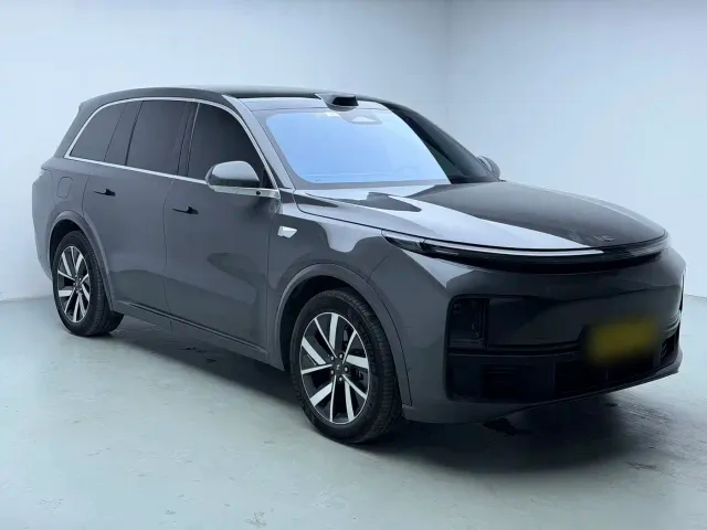 Li Auto L8 — Фото автомобиля 2