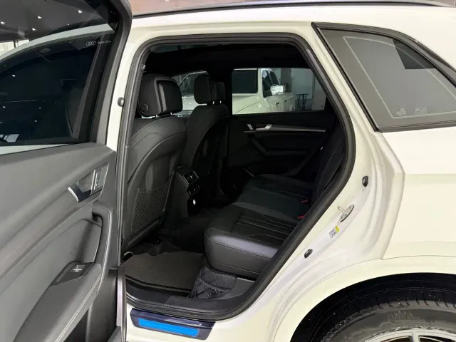 Audi Q5L — Фото автомобиля 8