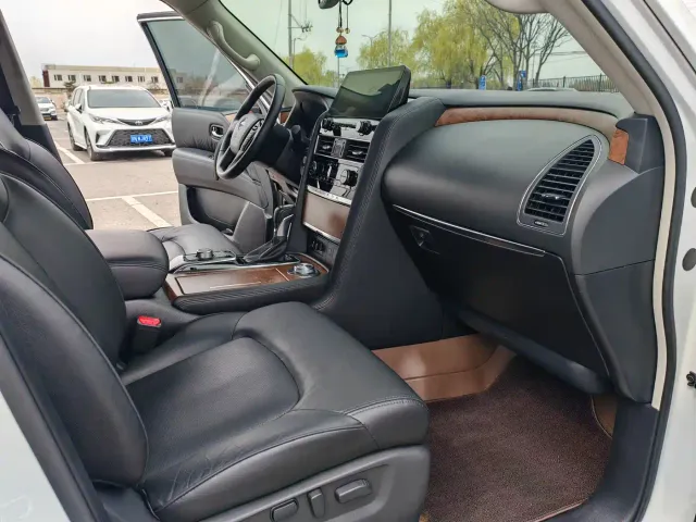 Nissan Patrol — Фото автомобиля 9