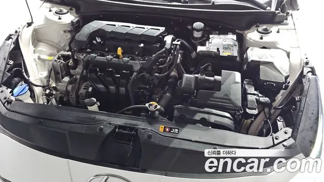 Hyundai Avante CN7 — Фото автомобиля 9