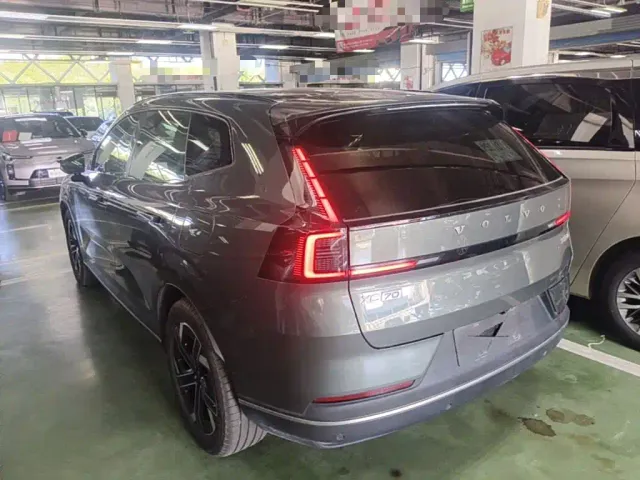 Volvo XC70 Plug-in Hybrid — Фото автомобиля 4